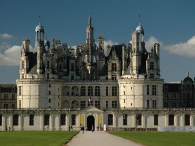 2 Day Tour Guided Mont St-Michel Loire Valley Chateaux from Paris